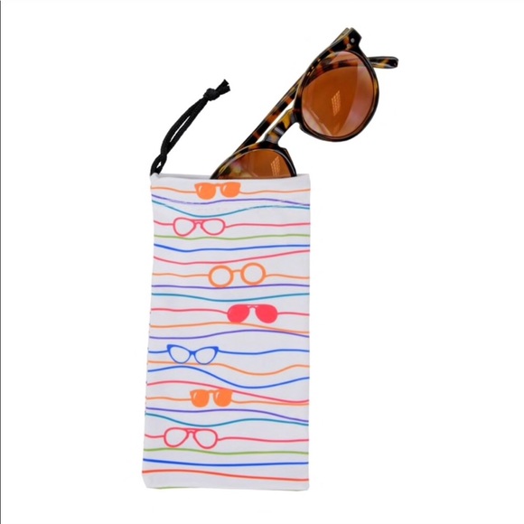 Other - ❤️ Fashion Print Eyeglass Bag